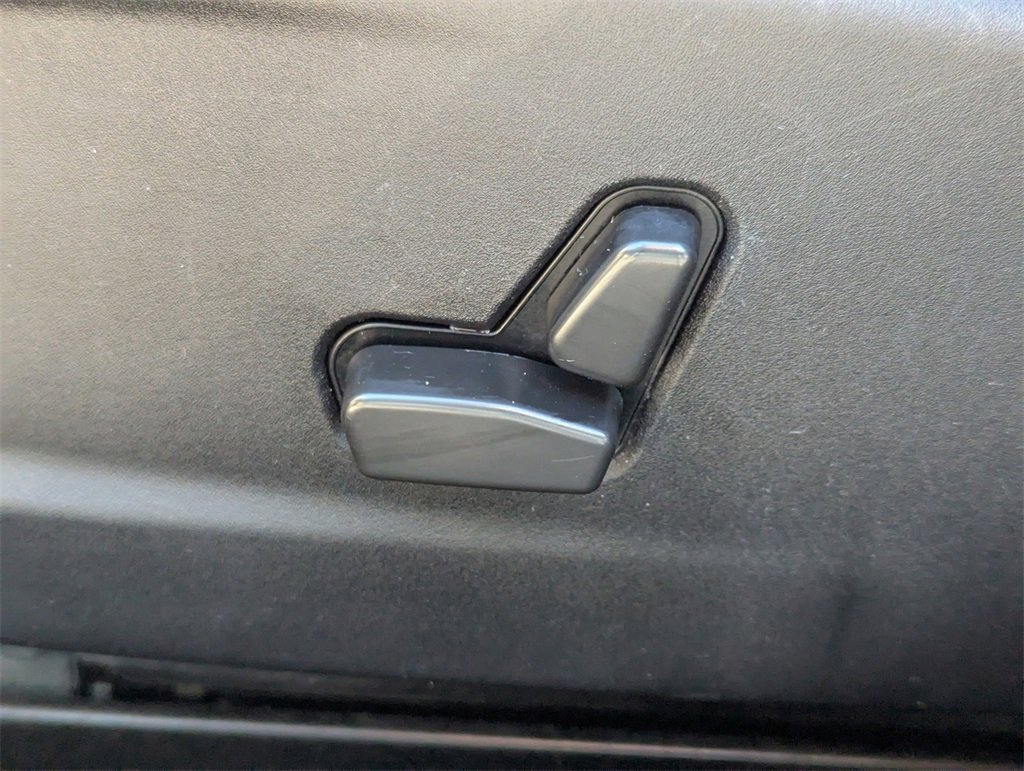 Used 2022 Dodge Charger SXT image 11