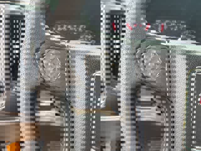 Used 2014 GMC Sierra 1500 4x4 Crew Cab image 11