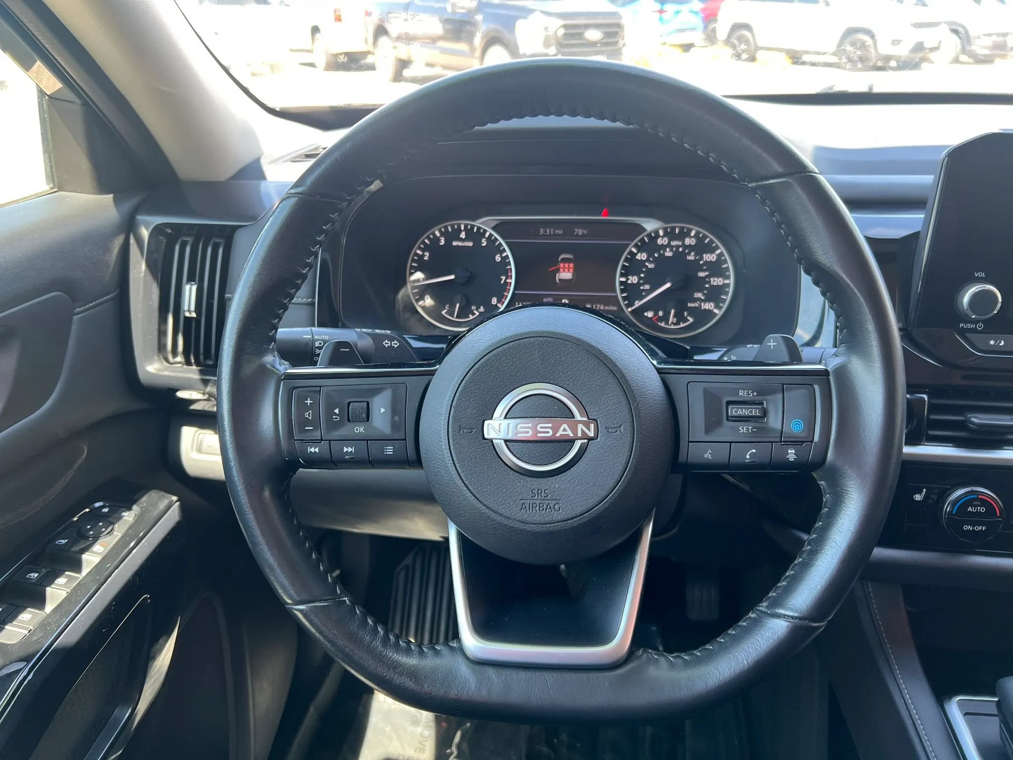 Used 2022 Nissan Pathfinder SV AWD/4WD image 15