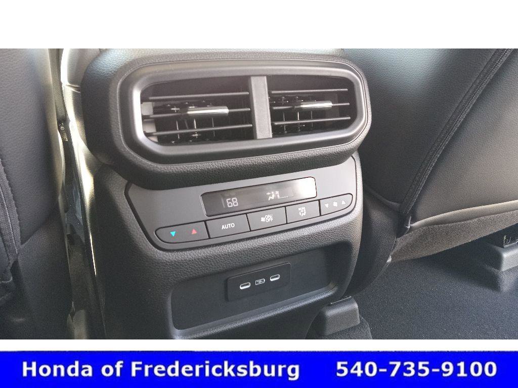 Certified 2025 Honda Pilot Touring image 32