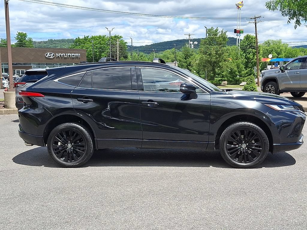 Used 2023 Toyota Venza Nightshade AWD/4WD image 9