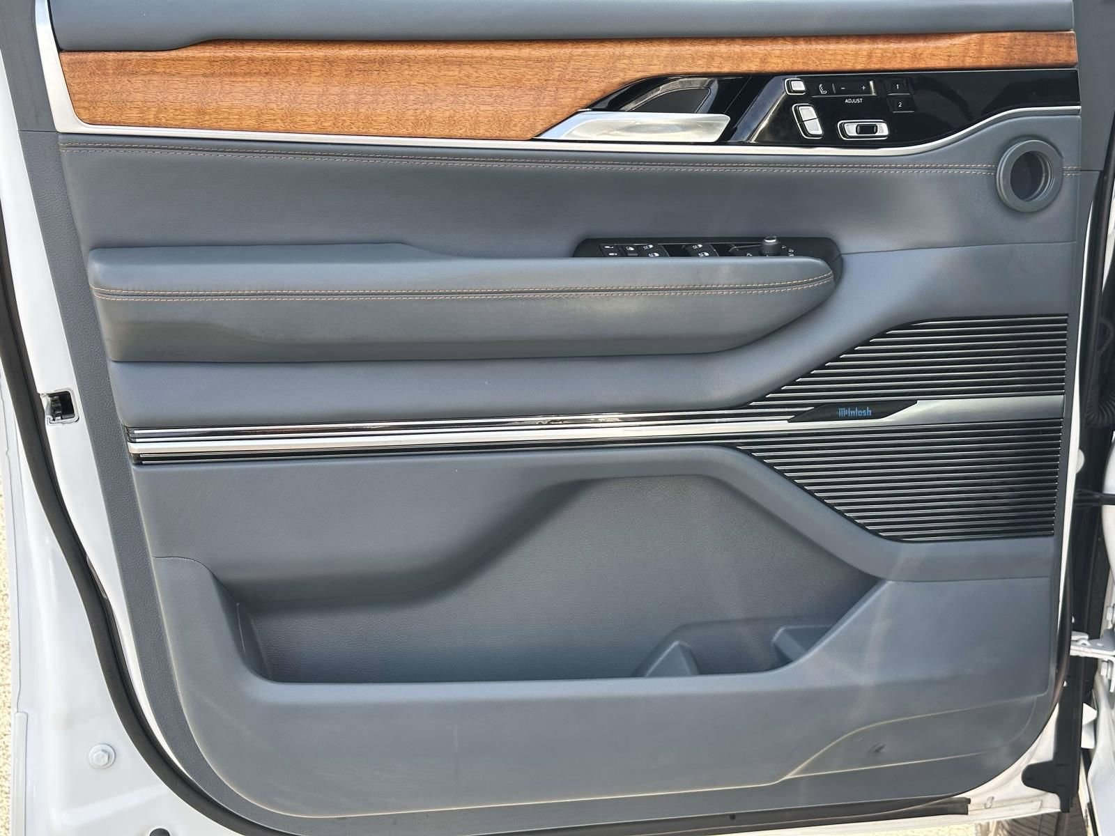 Used 2022 Jeep Grand Wagoneer Series II w/ Convenience Group III image 20