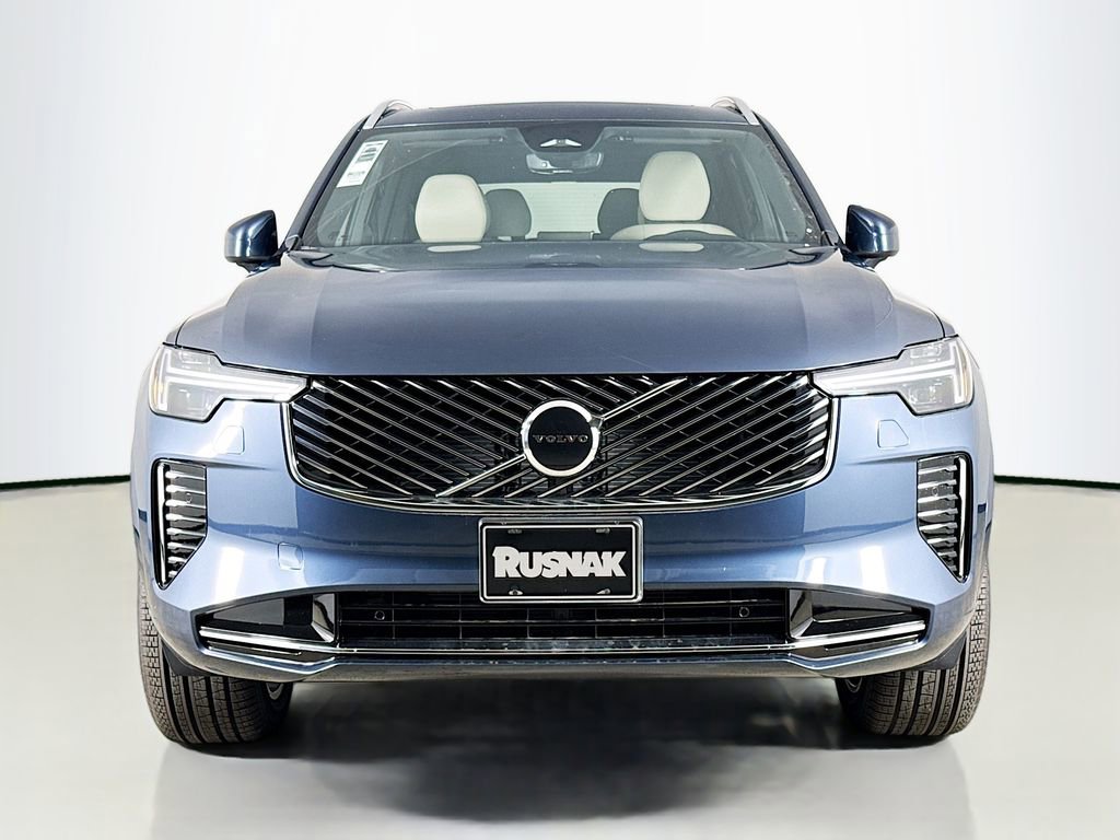 New 2026 Volvo XC90 B6 Core w/ Protection Package image 2