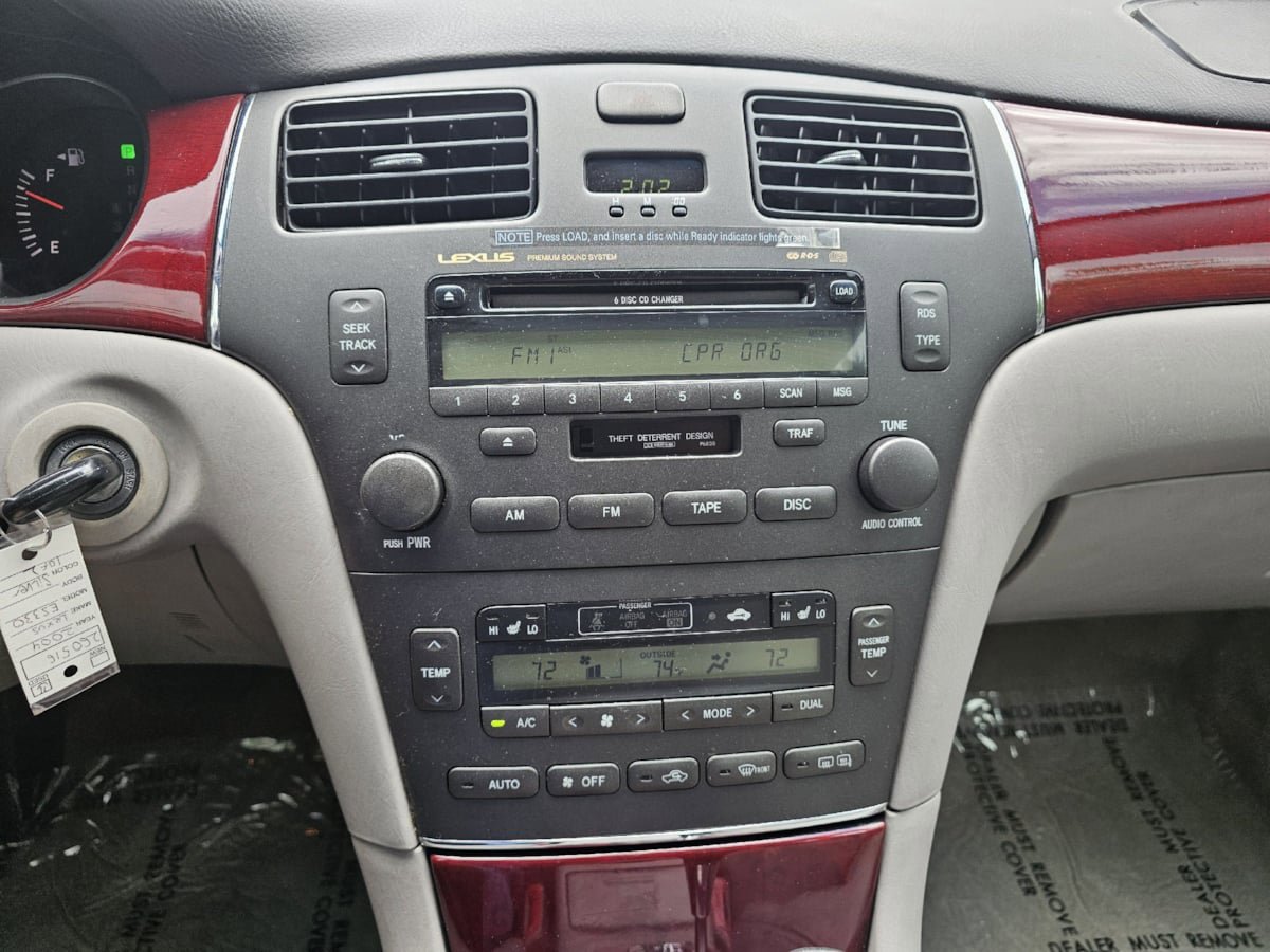 Used 2004 Lexus ES 330 FWD image 17