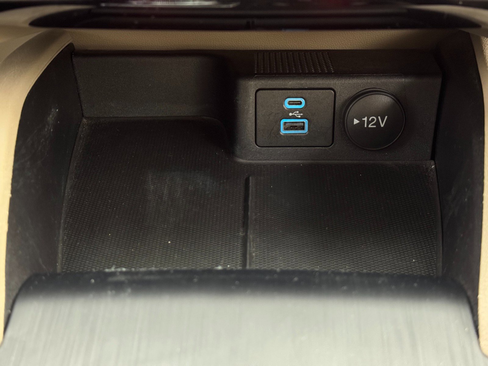 Used 2022 Ford Escape SE w/ Cold Weather Package image 26