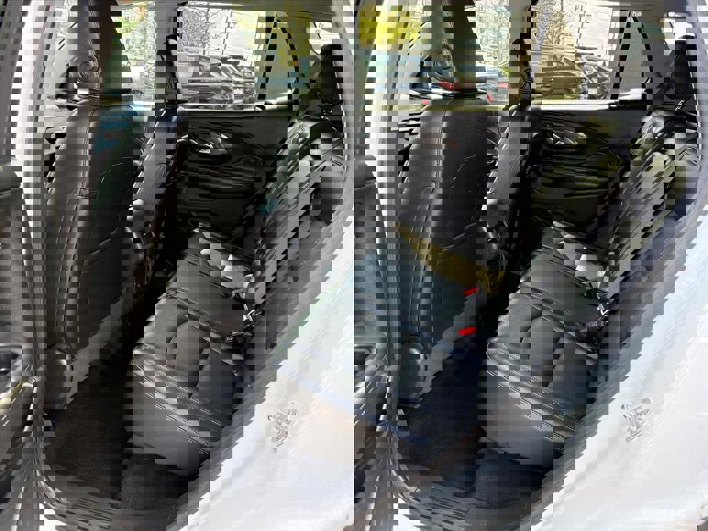 Used 2023 GMC Terrain SLT image 18