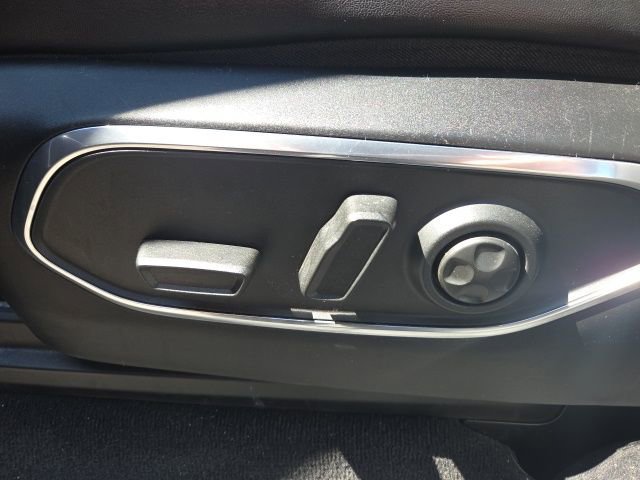 Used 2022 Jeep Wagoneer Series III w/ Premium Group I image 32