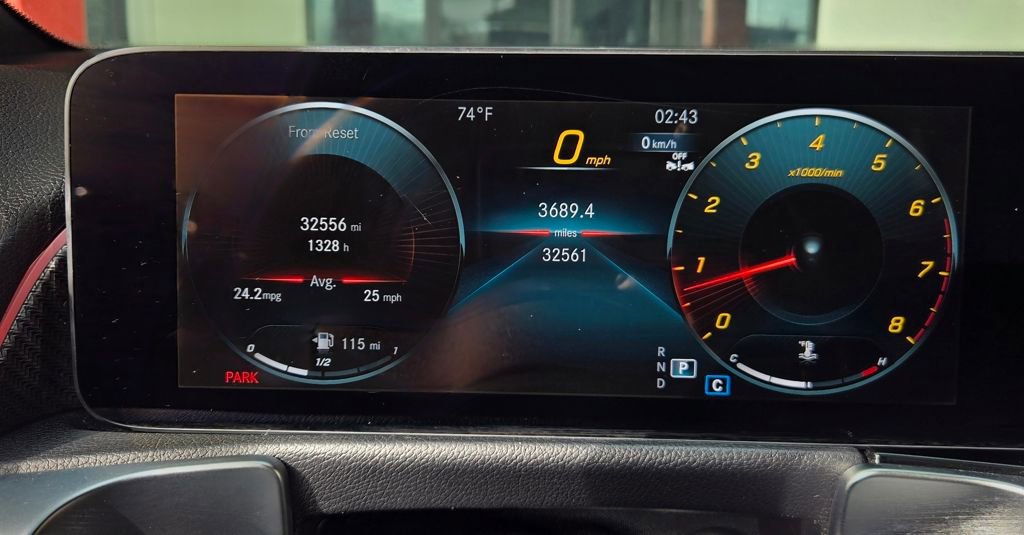 Used 2023 Mercedes-Benz GLB 250 image 27