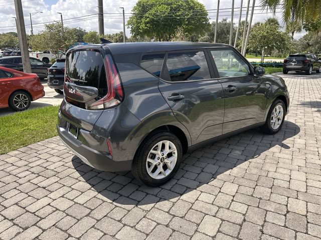 Used 2024 Kia Soul LX w/ Option Group 015 FWD image 21