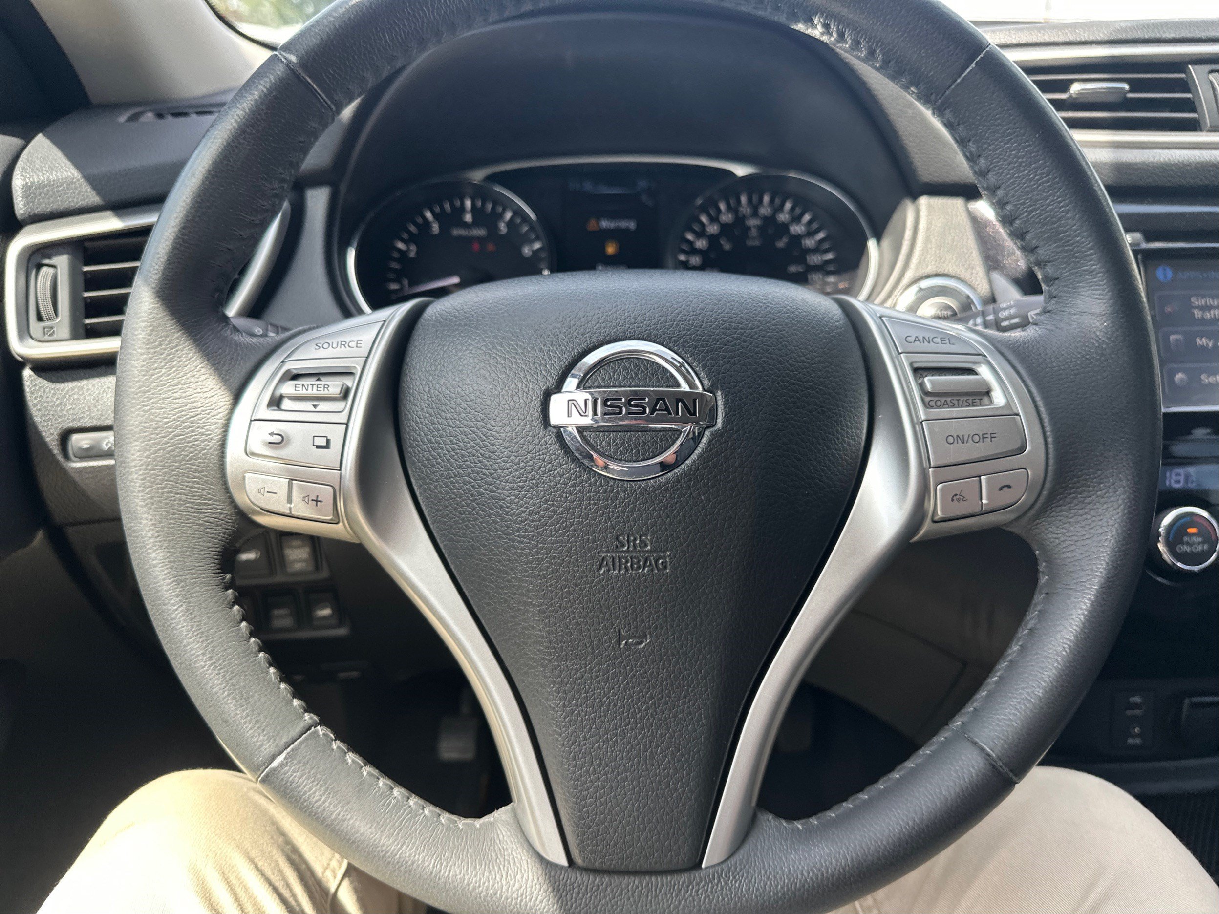 Used 2014 Nissan Rogue SL AWD/4WD image 18