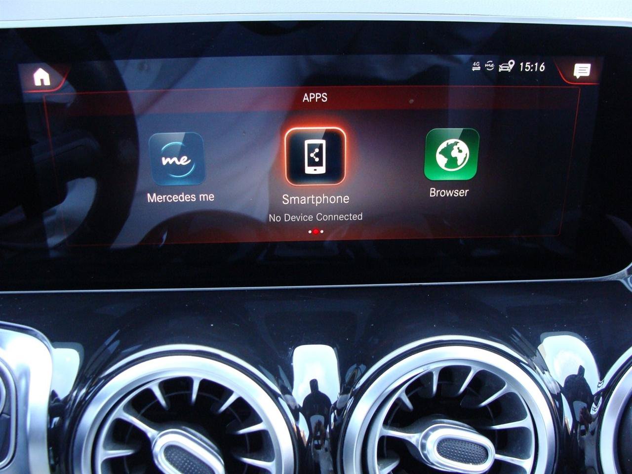 Used 2020 Mercedes-Benz GLB 250 4MATIC w/ Premium Package image 22