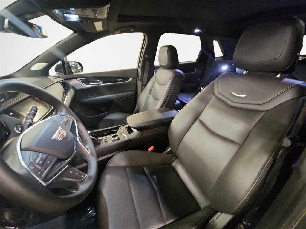 Used 2025 Cadillac XT5 Premium Luxury image 12