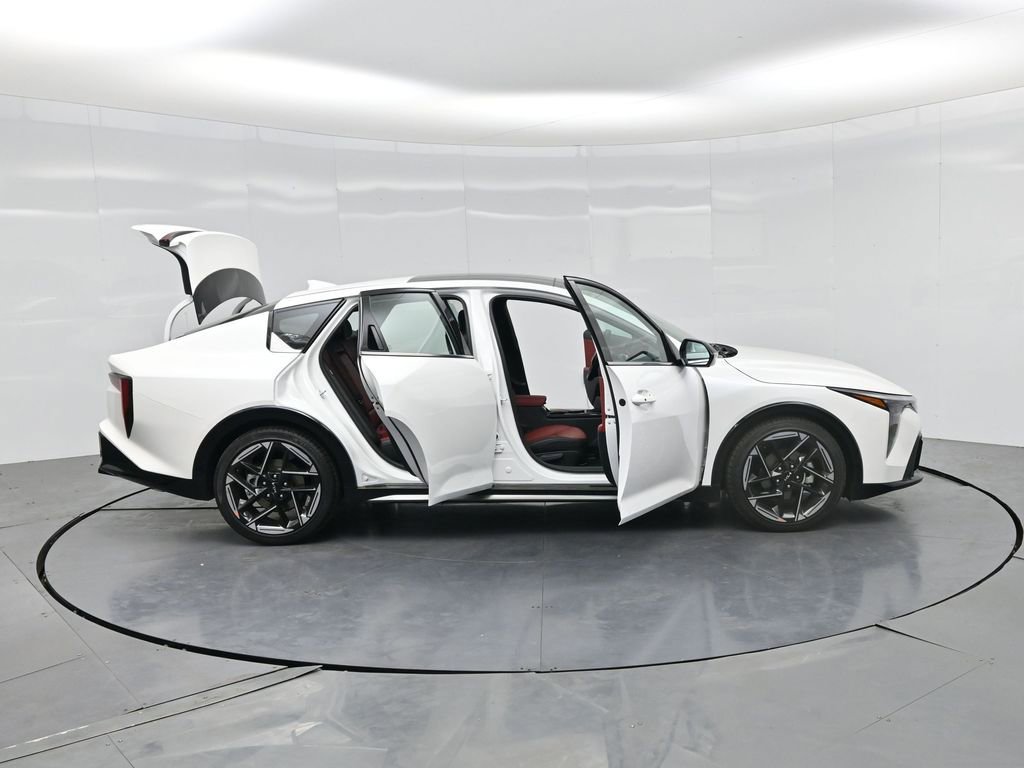 New 2026 Kia K4 GT-Line Turbo FWD image 3