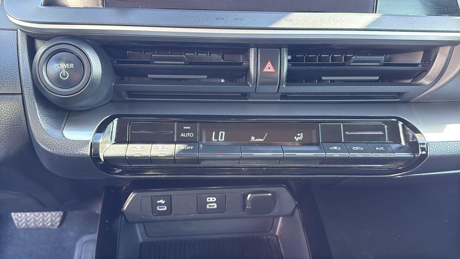 Used 2024 Toyota Prius LE image 16