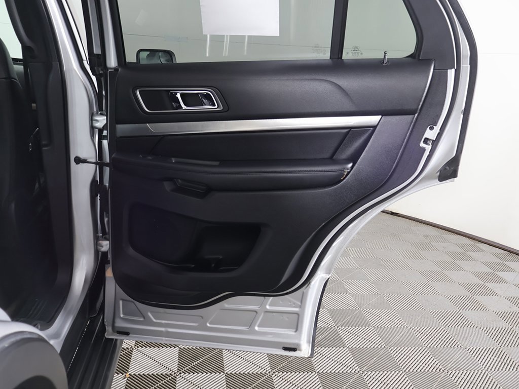Used 2018 Ford Explorer XLT w/ Equipment Group 202A image 23