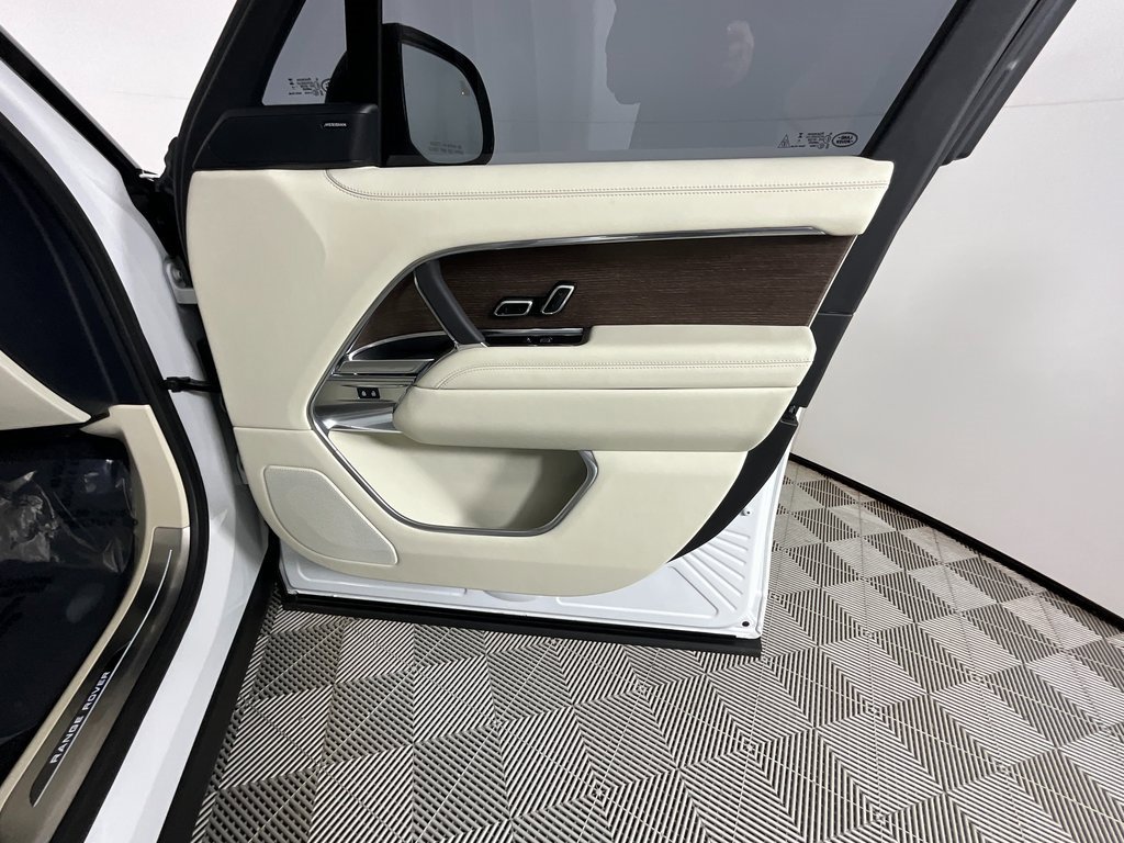 Certified 2023 Land Rover Range Rover SE image 21