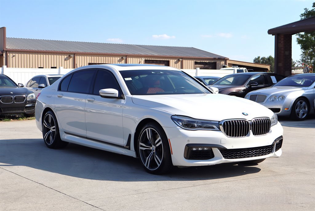 Used 2018 BMW 750i RWD image 9