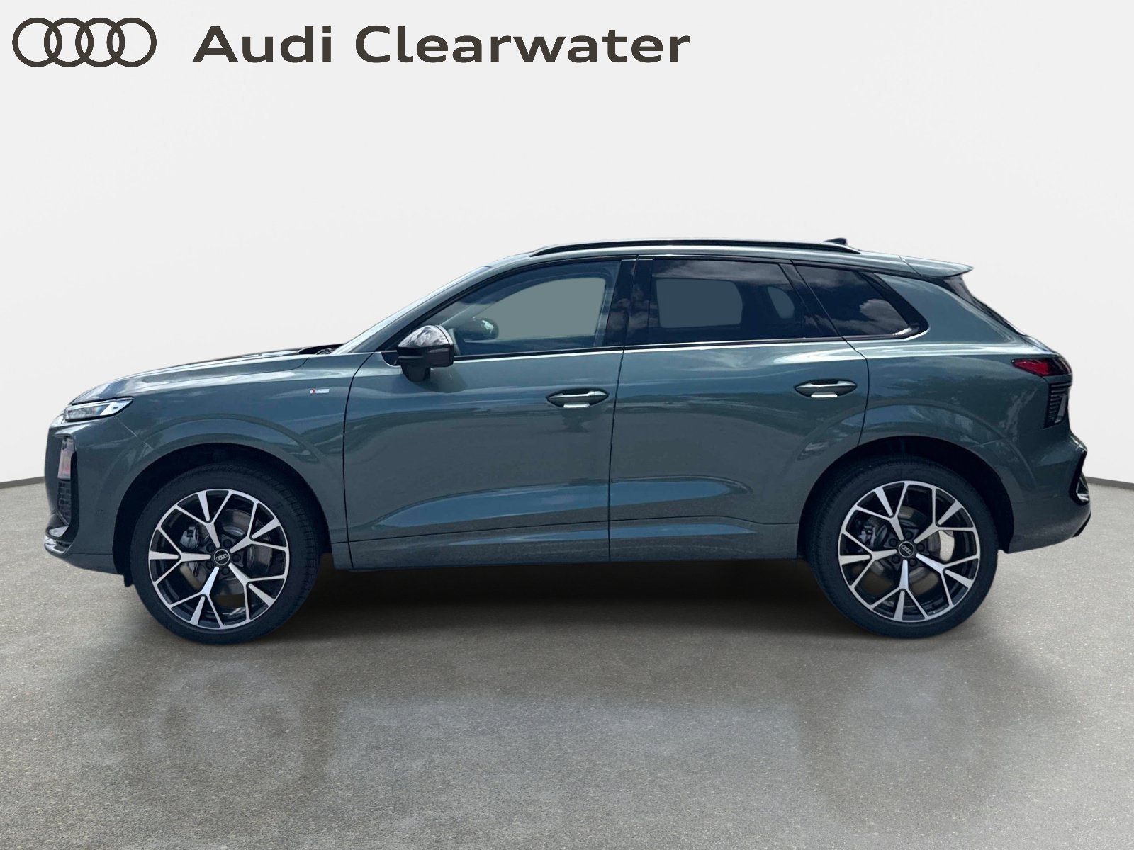 New 2026 Audi Q3 quattro 2.0T AWD/4WD image 2