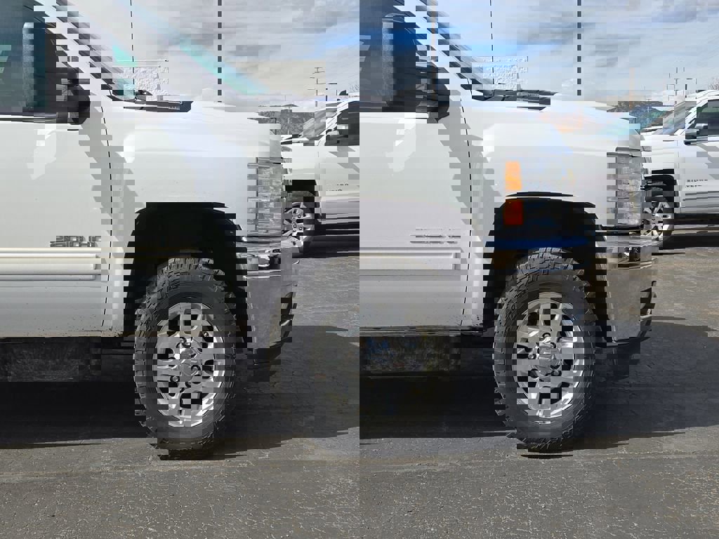 Used 2013 Chevrolet Silverado 2500 LT w/ Interior Plus Package image 6