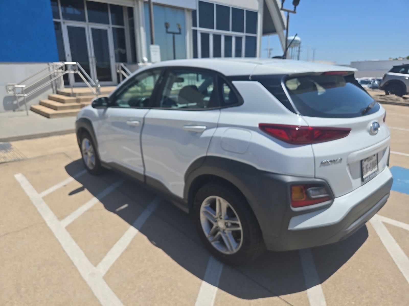 Used 2018 Hyundai Kona SE FWD image 9
