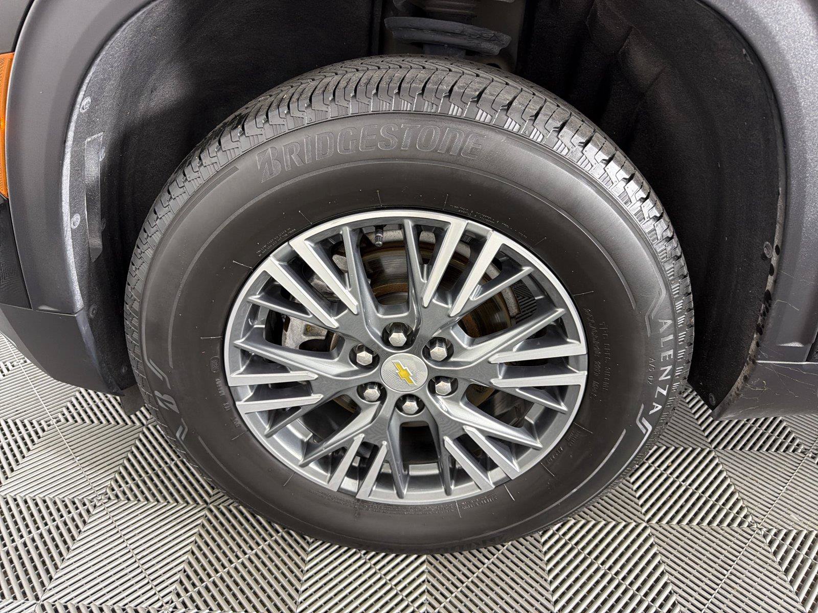 Certified 2024 Chevrolet Traverse LT FWD image 9