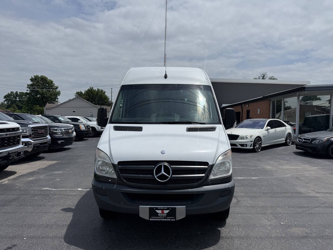 Used 2012 Mercedes-Benz Sprinter 3500 image 2