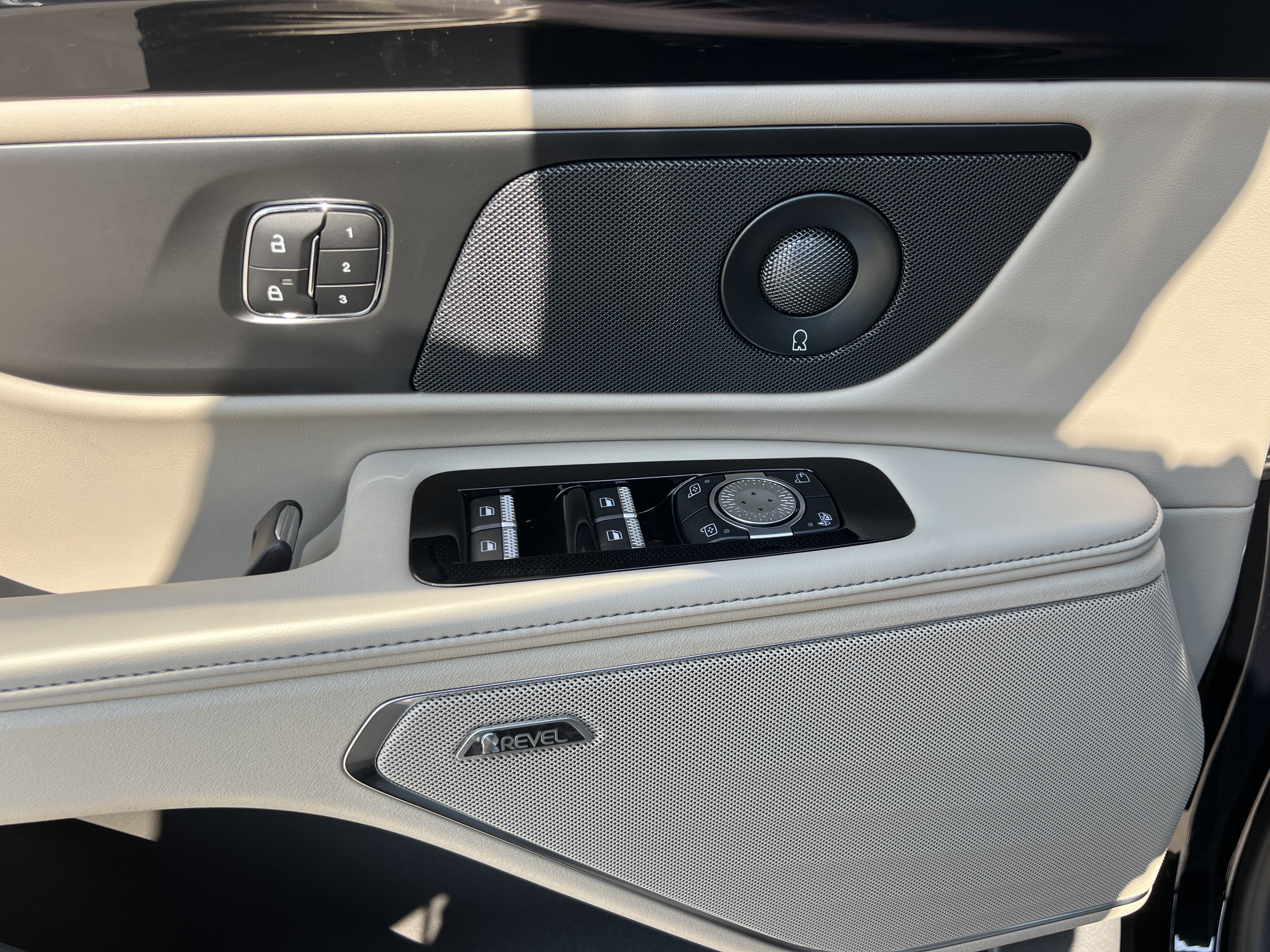 New 2025 Lincoln Nautilus Premier w/ Equipment Group 102A image 26