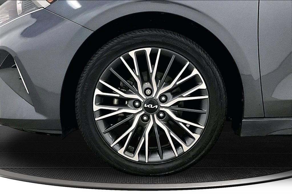 Used 2022 Kia Forte GT-Line w/ GT-Line Technology Package FWD image 32