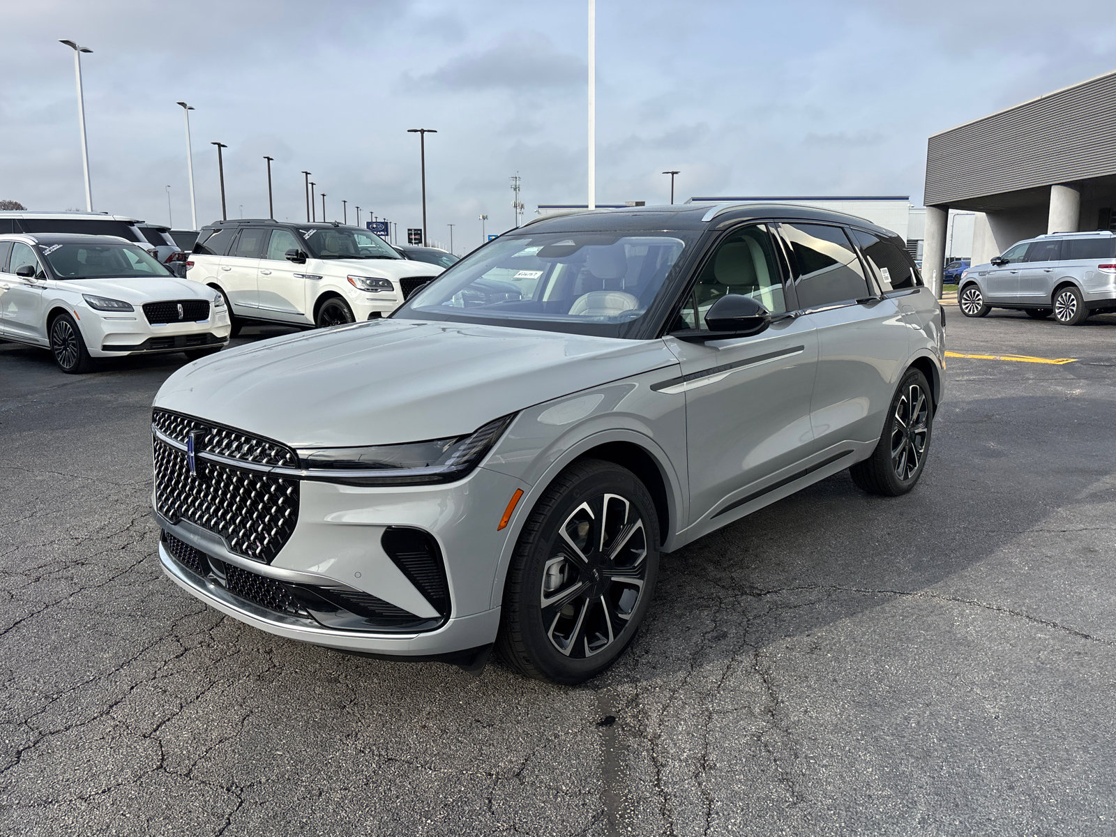 New 2026 Lincoln Nautilus Reserve image 3