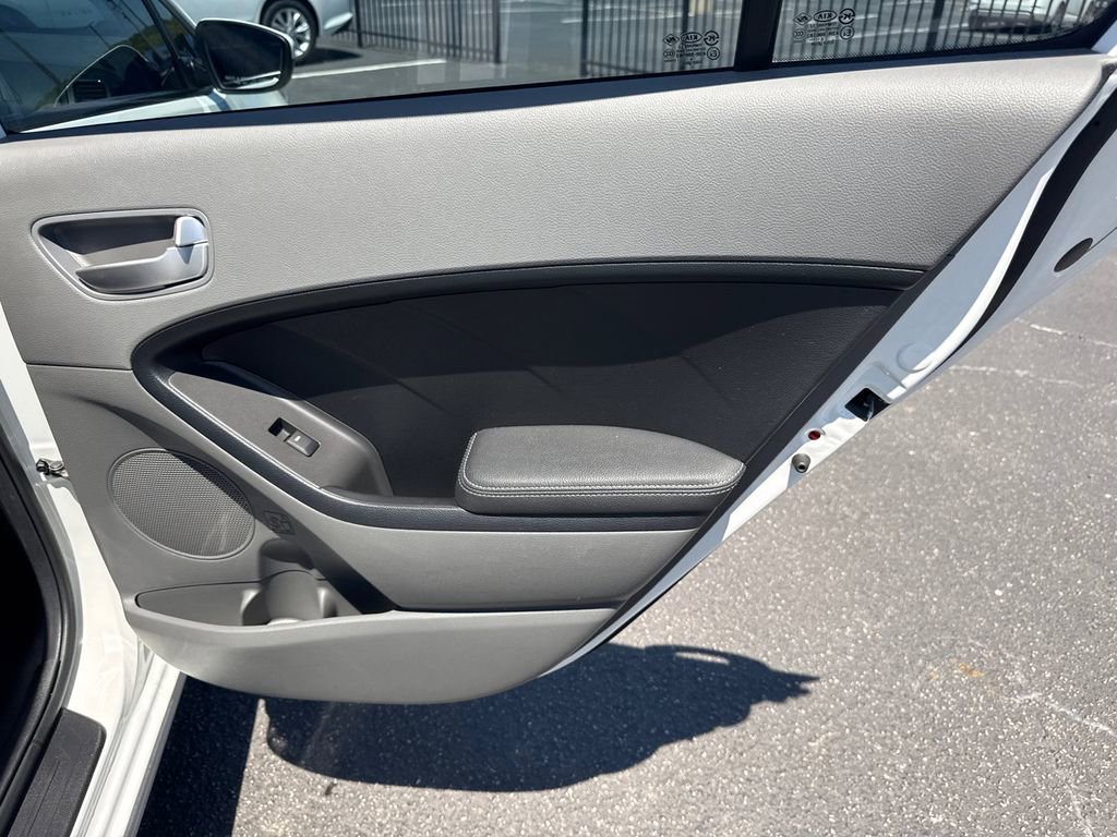 Used 2017 Kia Forte LX image 17