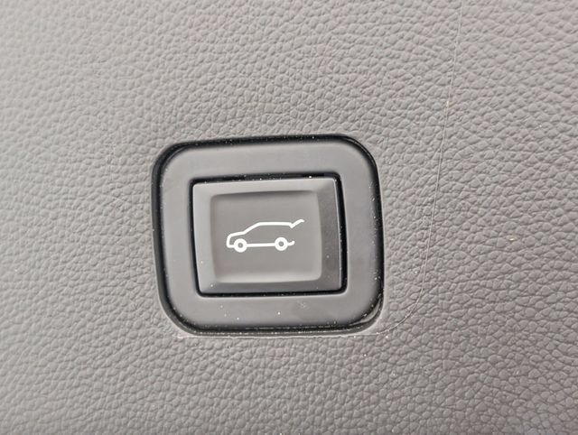 Certified 2020 Chevrolet Traverse LT FWD image 30