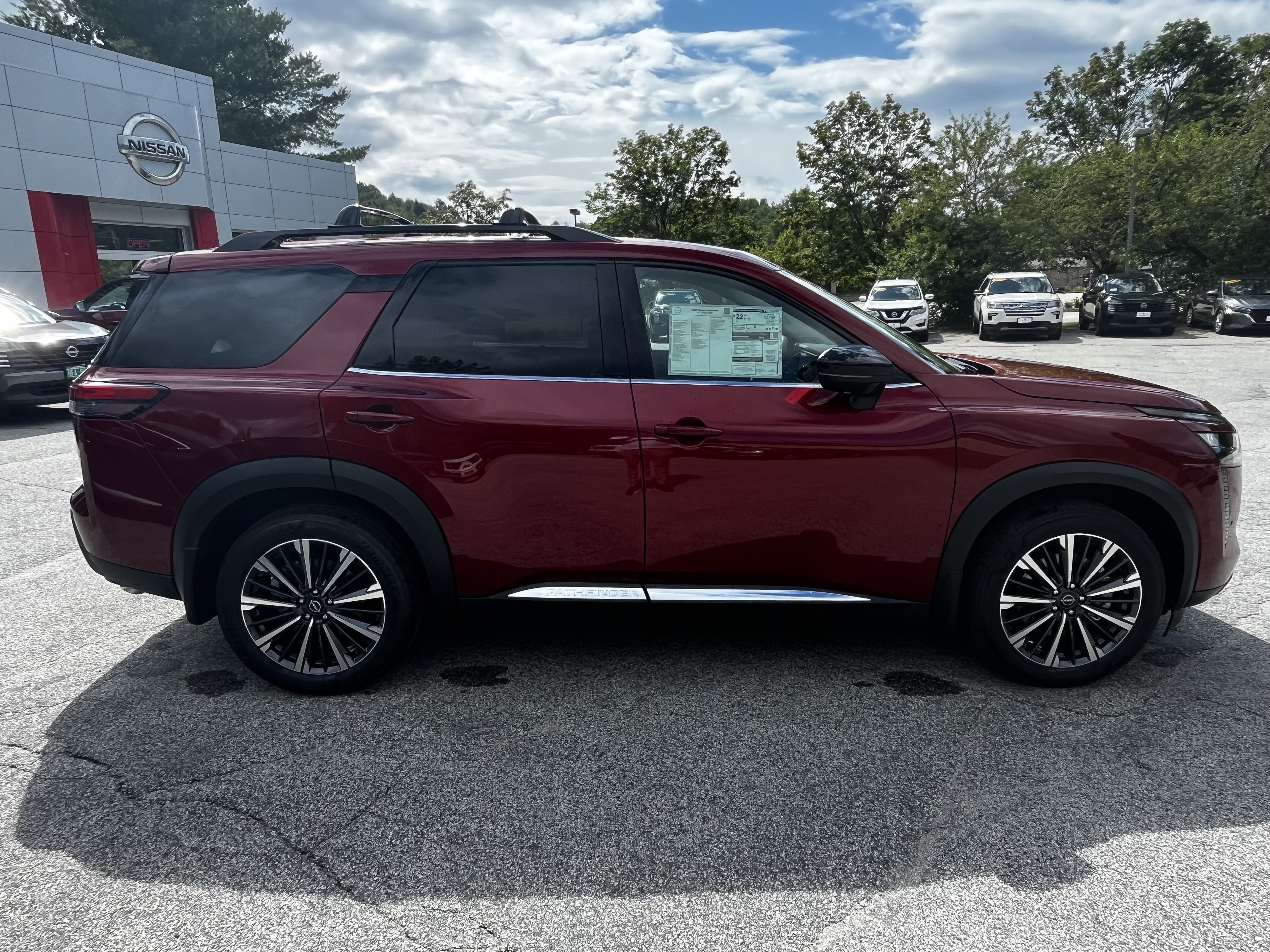 New 2026 Nissan Pathfinder Platinum w/ Accent Package AWD/4WD image 8