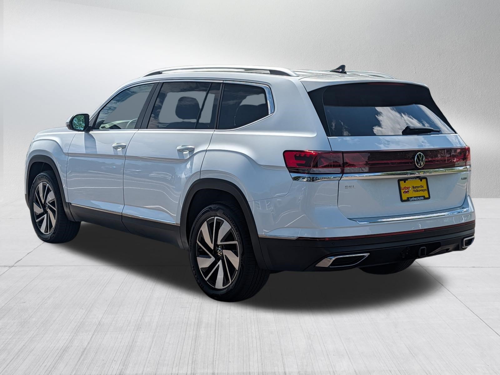 Certified 2024 Volkswagen Atlas SEL AWD/4WD image 5
