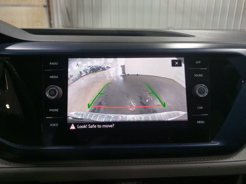 Used 2023 Volkswagen Taos SE w/ Panoramic Sunroof Package image 24