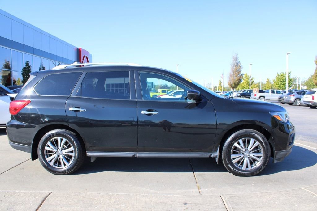 Used 2018 Nissan Pathfinder SL w/ Cargo Package image 6