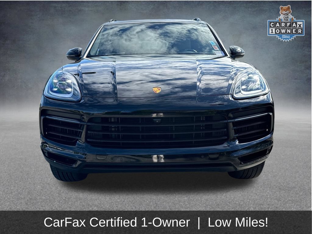 Used 2023 Porsche Cayenne w/ Premium Package AWD/4WD image 2