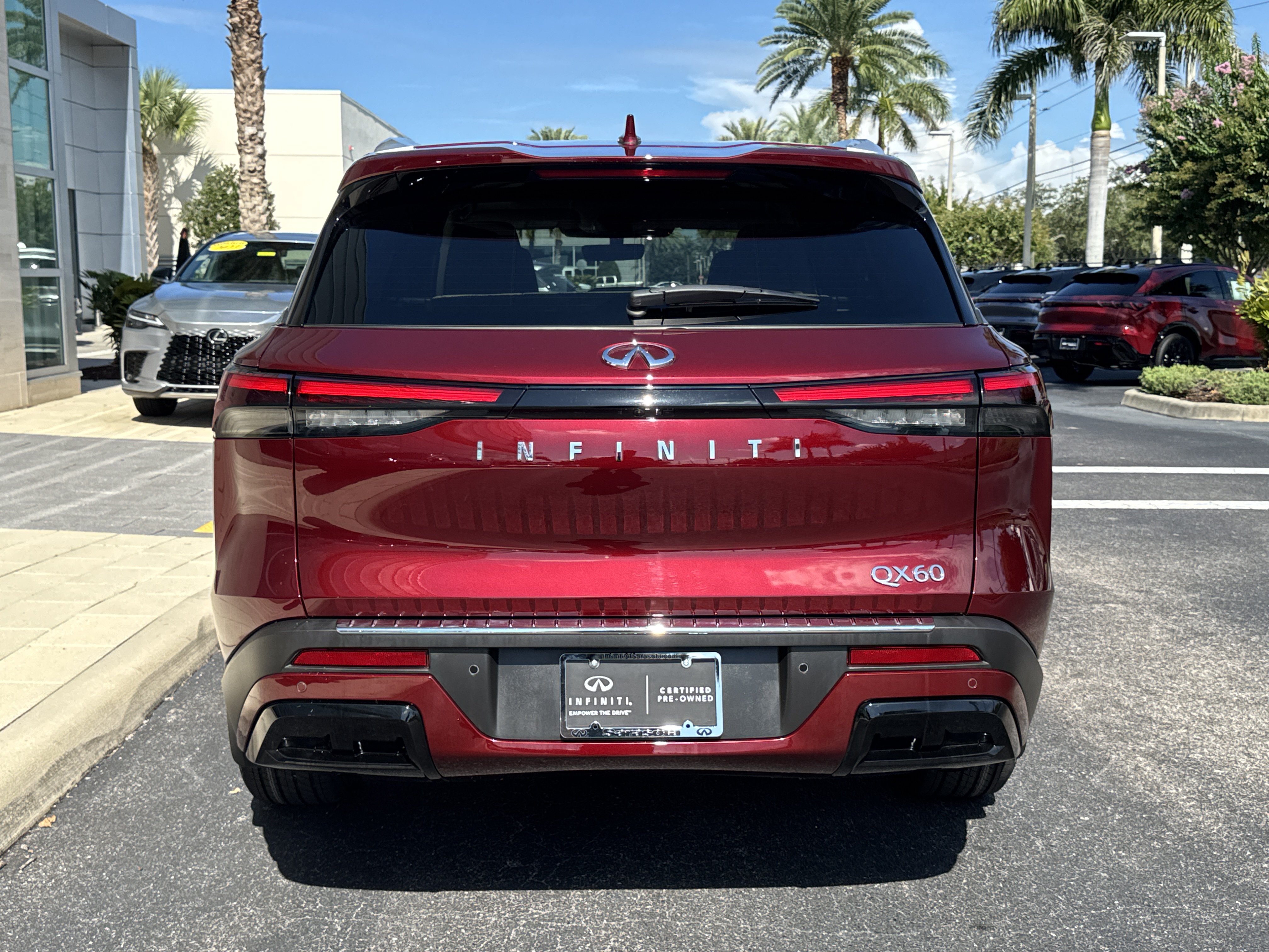 Certified 2023 INFINITI QX60 Luxe w/ Cargo Package FWD image 5