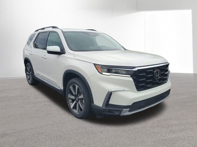 Used 2023 Honda Pilot Touring image 12