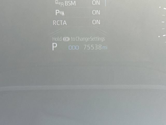 Used 2023 Toyota Sienna XLE FWD image 11