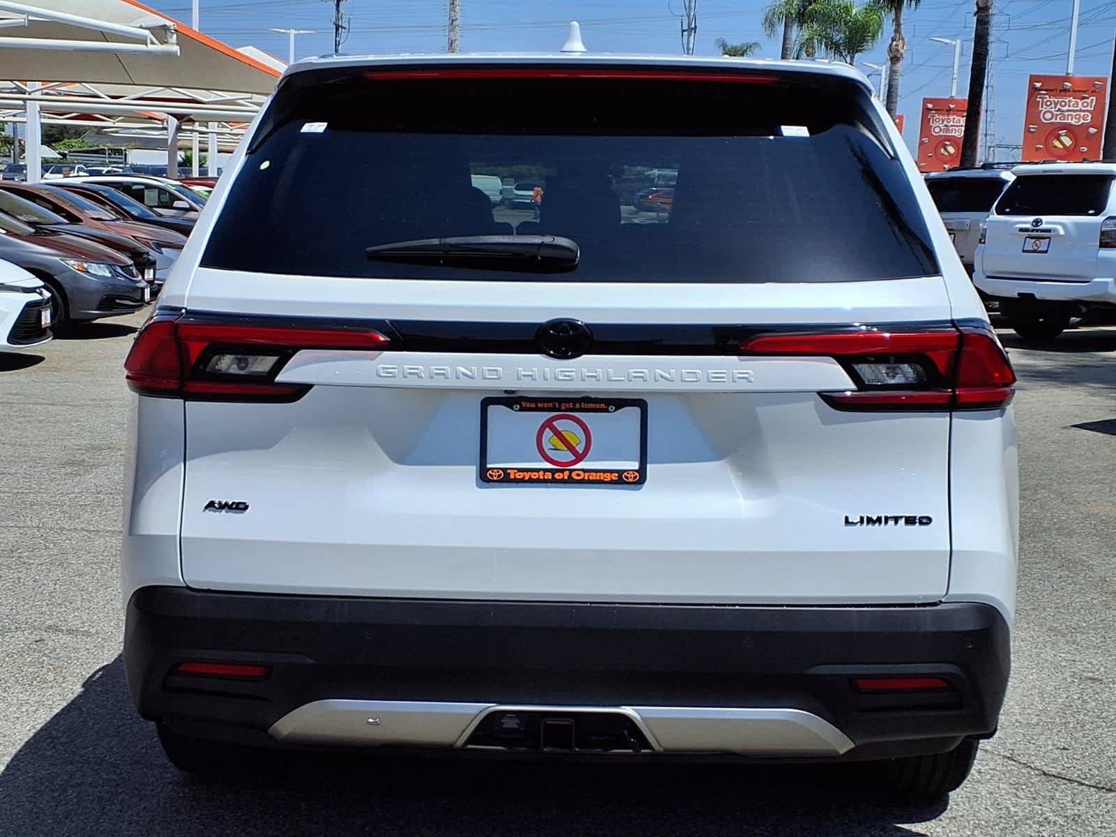 Used 2024 Toyota Grand Highlander AWD image 5