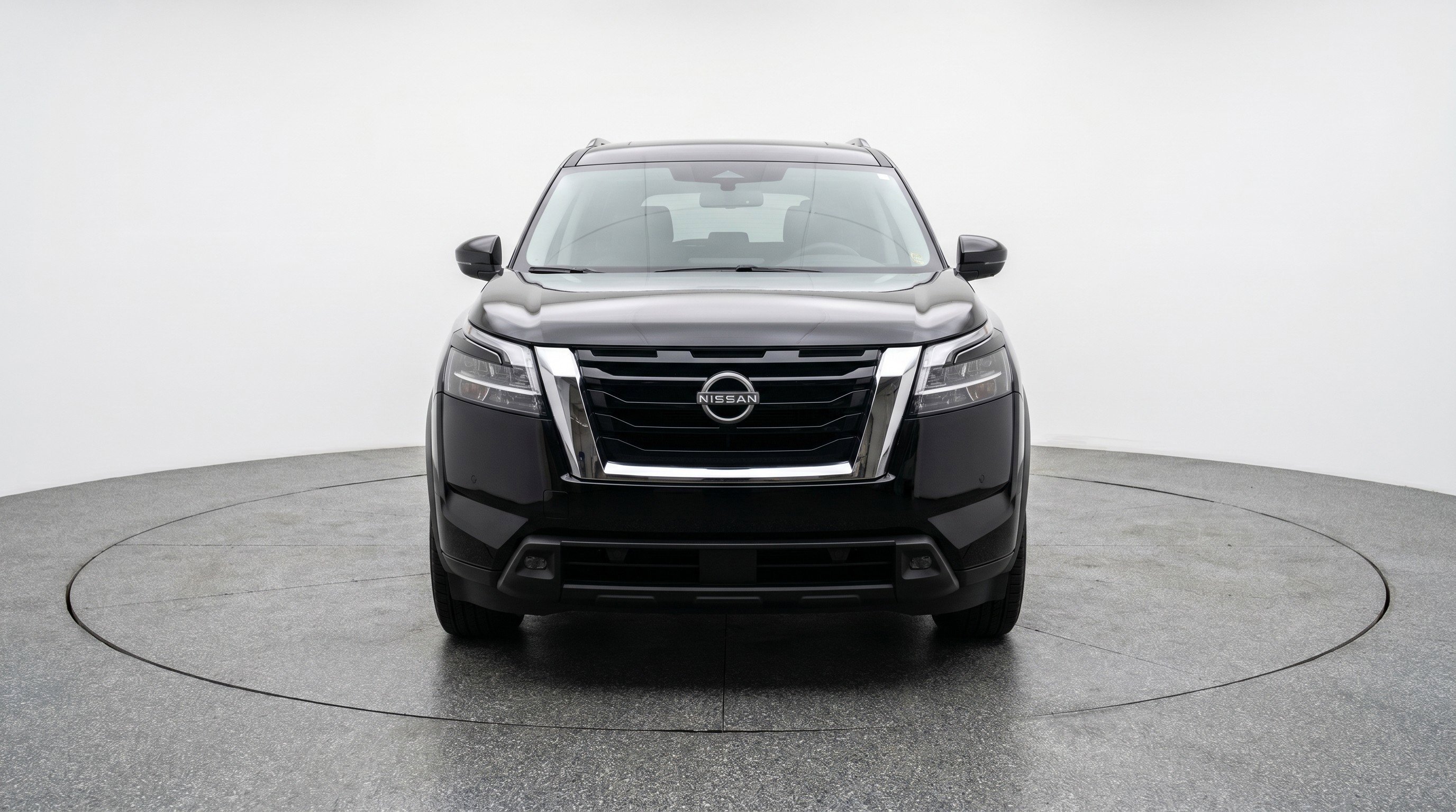 Used 2025 Nissan Pathfinder SV FWD image 2