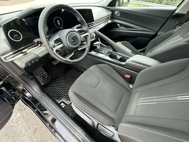 Used 2023 Hyundai Elantra SEL w/ Convenience Package FWD image 16