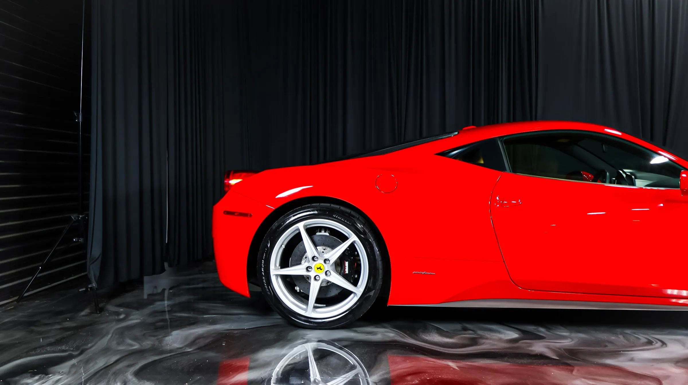 Used 2011 Ferrari 458 Italia Coupe RWD image 4