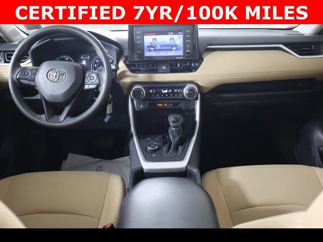 Used 2021 Toyota RAV4 LE image 19
