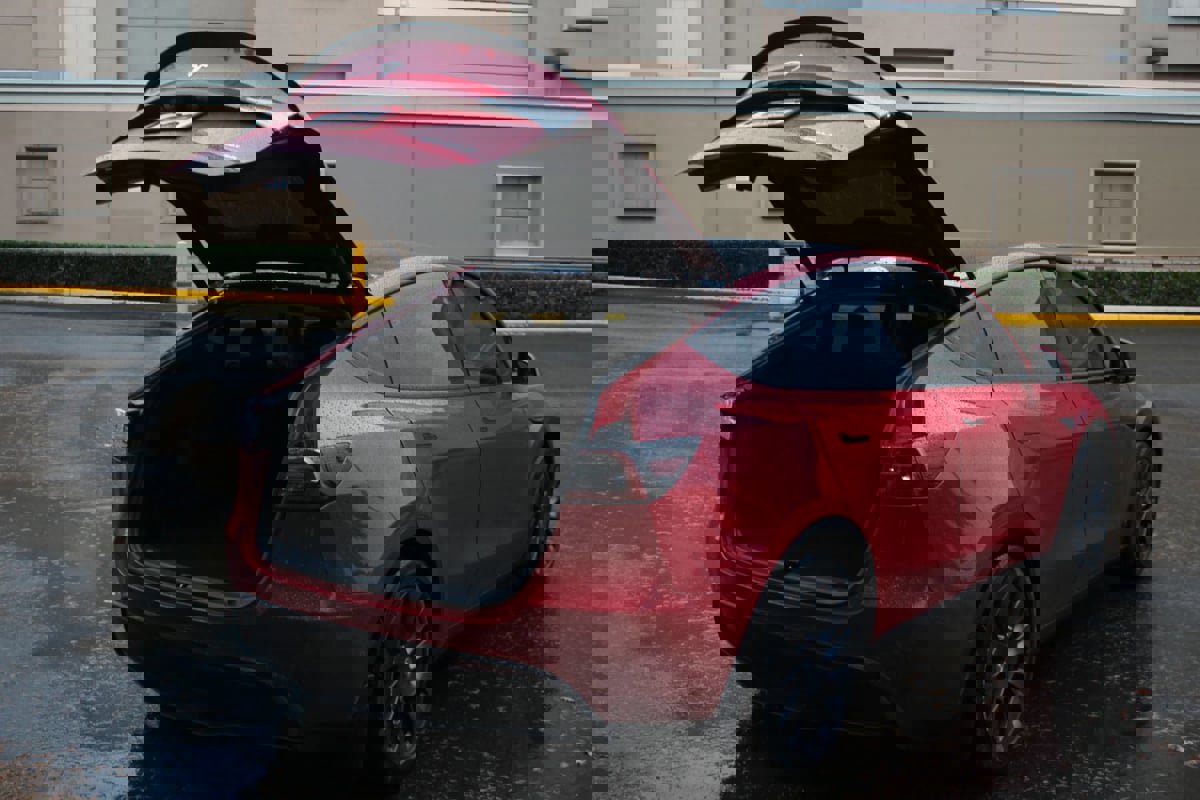 Used 2021 Tesla Model Y Performance image 11