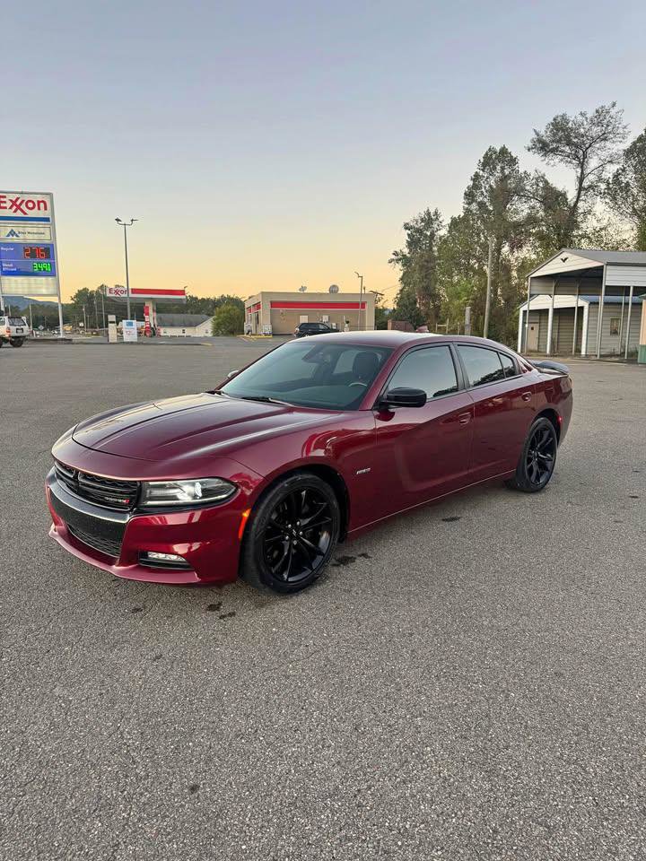 Used 2018 Dodge Charger R/T w/ Blacktop Package image 1