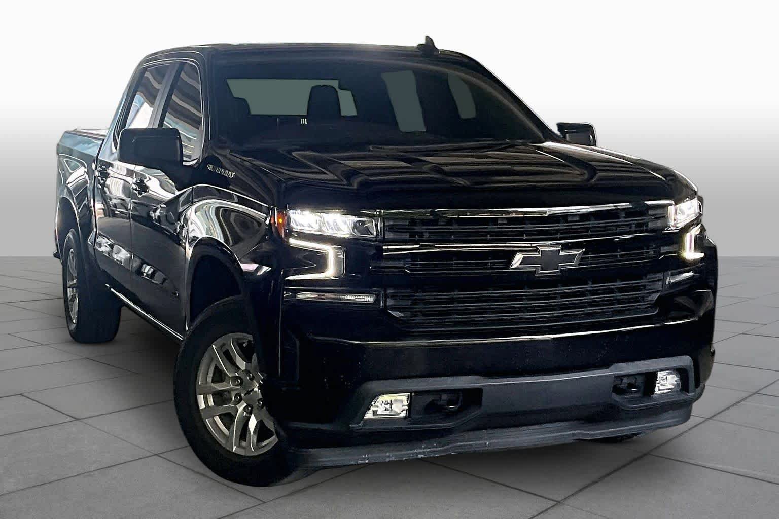 Used 2022 Chevrolet Silverado 1500 RST RWD image 2