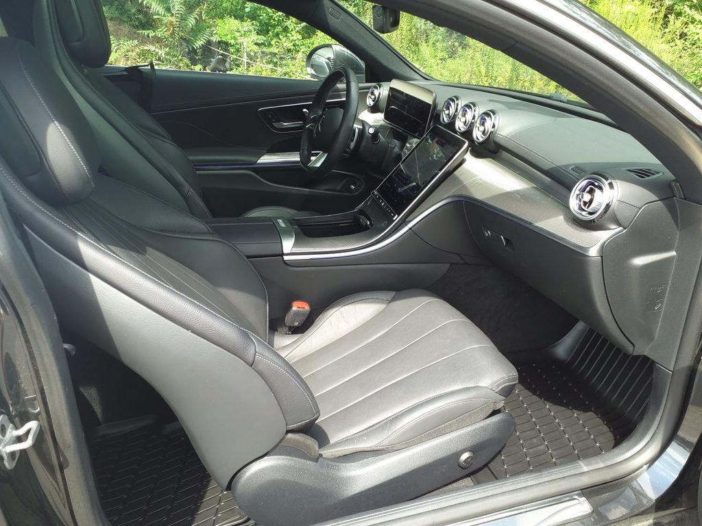 Certified 2025 Mercedes-Benz CLE 300 4MATIC Coupe image 10
