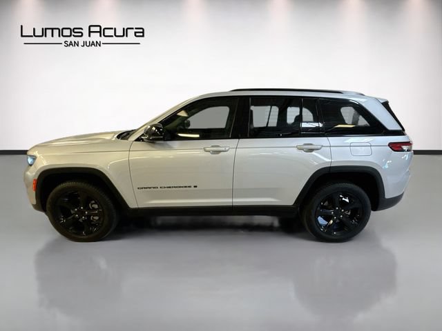 Used 2024 Jeep Grand Cherokee Limited w/ Black Appearance Package RWD image 4