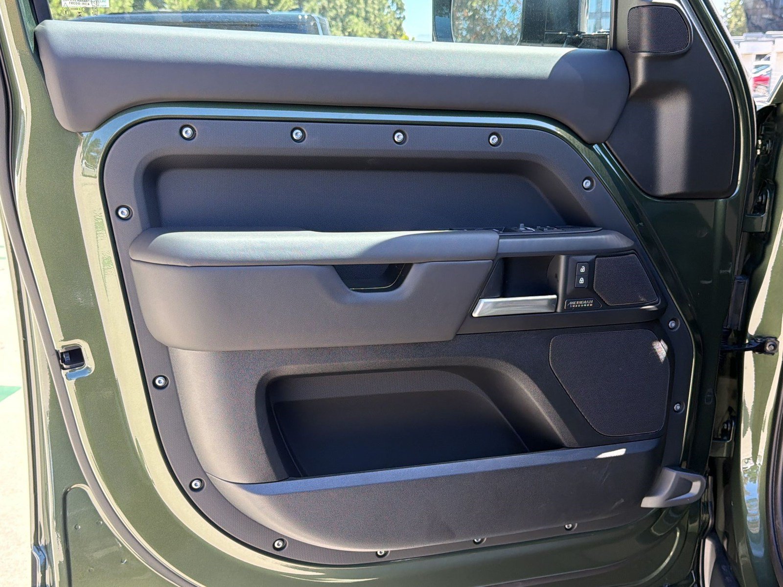 New 2026 Land Rover Defender 110 X-Dynamic SE AWD/4WD image 14
